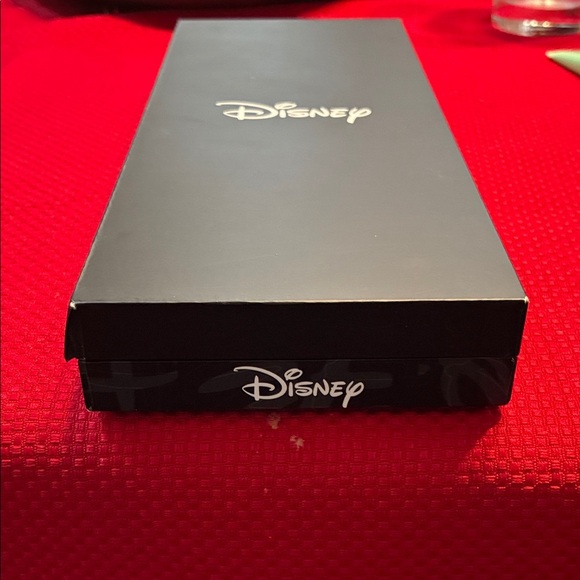 Disney Gold and Black Watch with Minnie Mouse boxed set - Picture 8 of 9